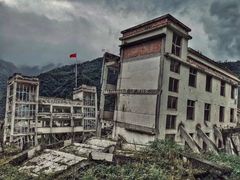 -四川汶川特大地震漩口中学遗址