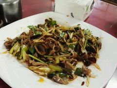 -溢心园香河肉饼总店