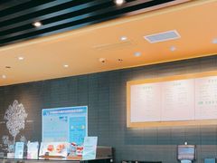 面包甜点陈列柜-星巴克(兰州中川机场T2出发店)