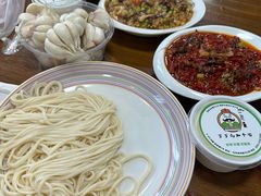 -歹歹的加个面过油肉拌面