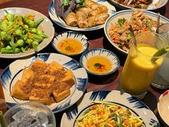 -Cuc Gach Quan Restaurant