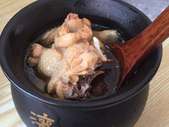 香菇煨土鸡汤-一灌煨汤(世茂店)