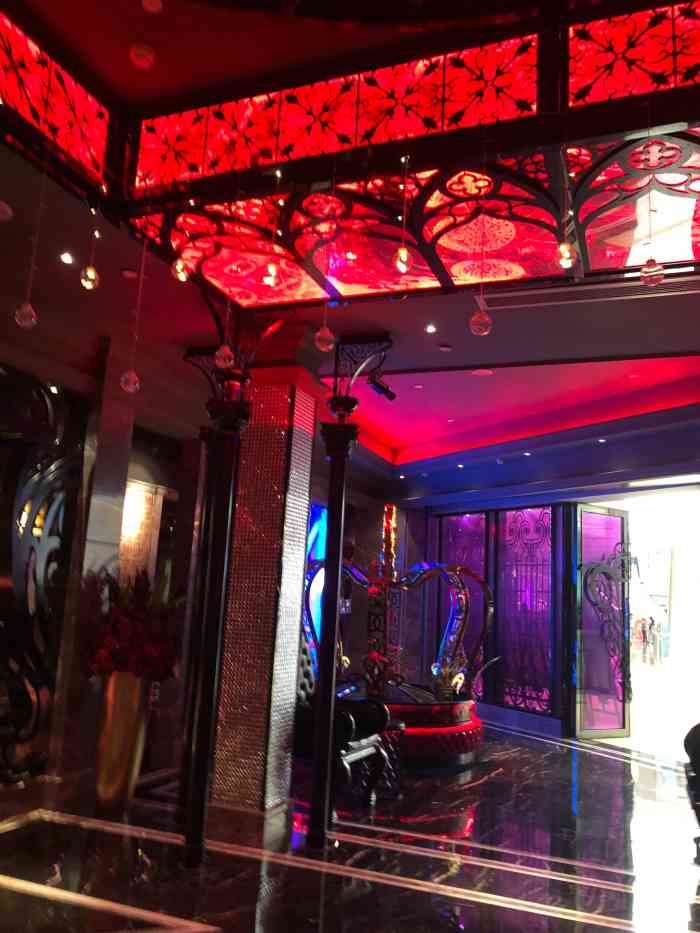 inlove ktv(余姚五彩城店)-"在五彩城4楼,装修蛮哥特式的.音效还不错.