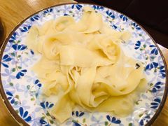 皮带面-巴依兄弟西域美食(机场店)