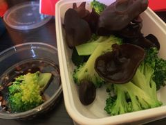 白灼西兰花拼木耳-江川右·一家有态度的粥店(天坛店)