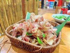 丽江紫洋芋-老滇山寨•云南特色菜•地方菜•民族风情歌舞表演(金碧店)