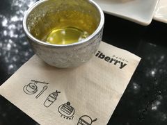 -莓园冰淇淋店