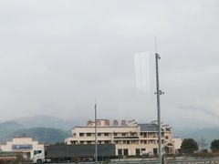 -大白服务区便利店