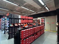 -NIKE佛山胜利换季优惠店
