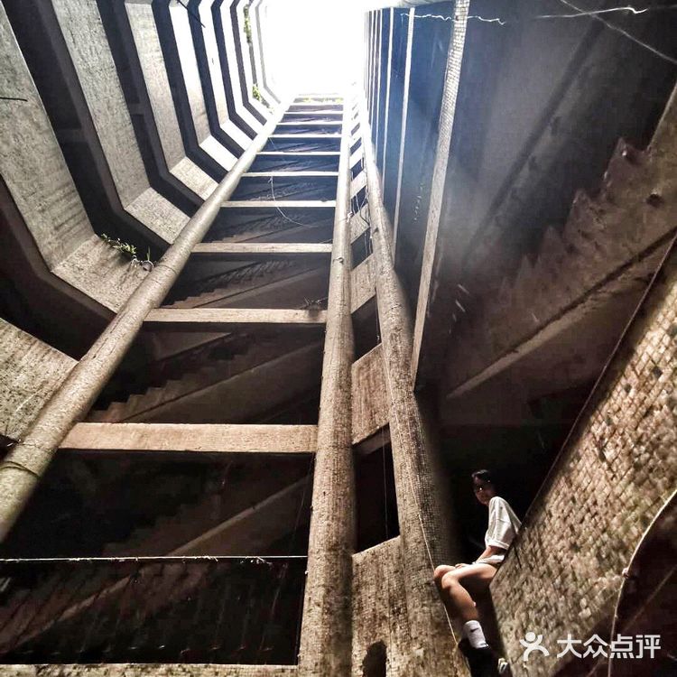 快去‼️重庆少年的你取景地/ 筒子楼