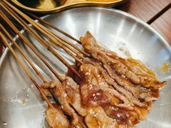 -何妹湿辣牛肉·粤式烧烤砂煲(桂雅路店)