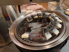 -围炉肉舍•炭烤活鳗•丹东海鲜烤肉(步行街店)