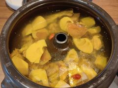 -云海肴·汽锅鸡·云南菜(天山百盛优客店)