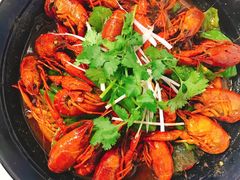 -虾弄弄海派小龙虾·牛羊蝎子火锅