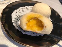 脆皮流沙包-皇朝会.经典传统粤菜(外滩店)
