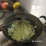 鲜的不得了的茭儿菜炒肉丝