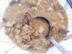 小鸡炖蘑菇-九妹农家大铁锅东北菜(江湾店)
