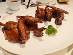 脆皮烧乳鸽-御宝轩(益丰·外滩源店)