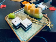 -铭牛烧肉·和牛海鲜自助(高新月牙湖店)