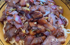 Braised Beef with Dry Noodles
