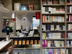 -钟书阁(群光广场店)