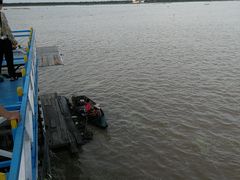 -洞里萨湖