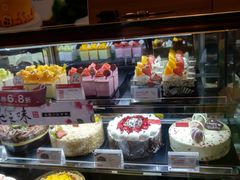 -85度C(生甜甜圈研究工坊·上海松江人民北路店)