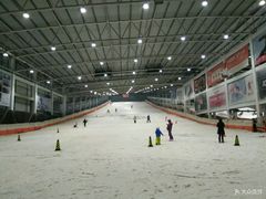 -乔波室内滑雪场