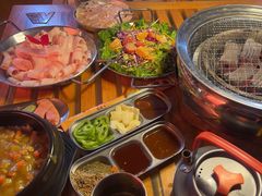 -叽叽扎扎烤肉场(生态城万达店)