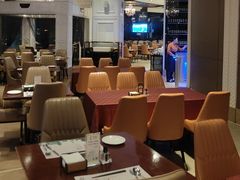 -荣誉国际酒店-云顶旋转餐厅