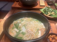 -银米·云南传统过桥米线(双廊黑金冠店)