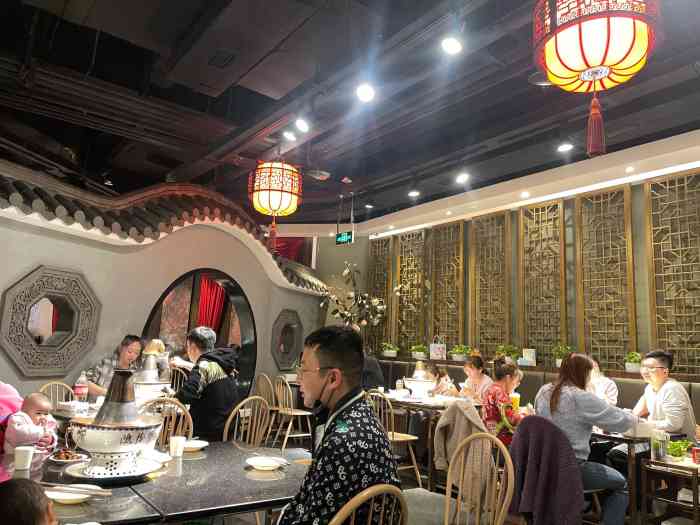 4成为第一个点赞的人1皇帝今天穿新装2021年5月6日打分这家鸿茂斋火锅