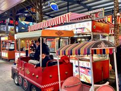 -三亚火车头万人海鲜广场