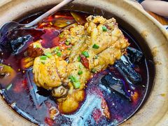 臭豆腐牛蛙煲-谢记上海大排档(长寿路店)