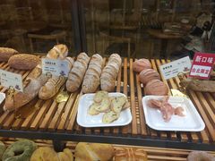 -焙丽拾光(麦凯乐直营店)