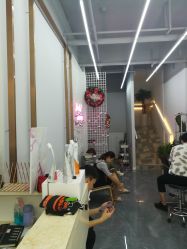 -茶发Salon·烫发染发理发