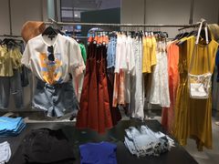 -URBAN REVIVO(欢乐海岸购物中心店)