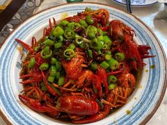 地道十三香龙虾-泓历皇朝酒店(东亭店)