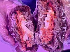 芋泥奶酪肉松欧包-纯坊佳哥手作(江汉路店)