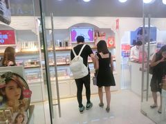 门面-4iNLOOK美瞳店(龙之梦购物中心虹口店)