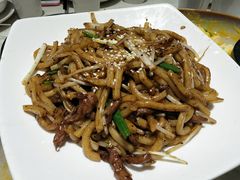 黑椒牛柳丝炒乌冬-火啫啫·粤式啫啫煲(南通首店)