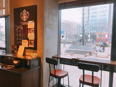 靠窗位-星巴克(济南美莲广场店)