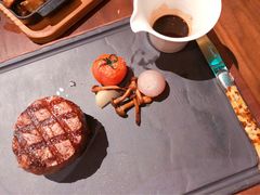 -恰餐厅及酒吧 CHAR Bar & Grill (北京丽都皇冠假日店)