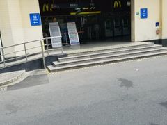 -麦当劳(轻轨曹杨路店)