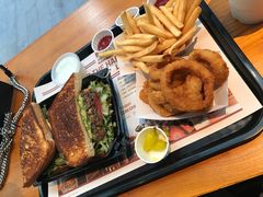 -The Habit Burger Grill 哈比特汉堡(复兴soho店)