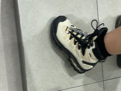 -SALOMON萨洛蒙(长沙国金街店)