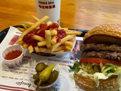 -The Habit Burger Grill 哈比特汉堡(复兴soho店)