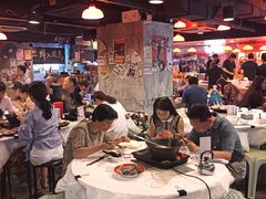 大堂-鲜入围煮花胶鸡海鲜火锅