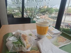 -麦当劳(展览路店)