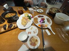 腊肉煲仔饭-周锦记广式餐厅